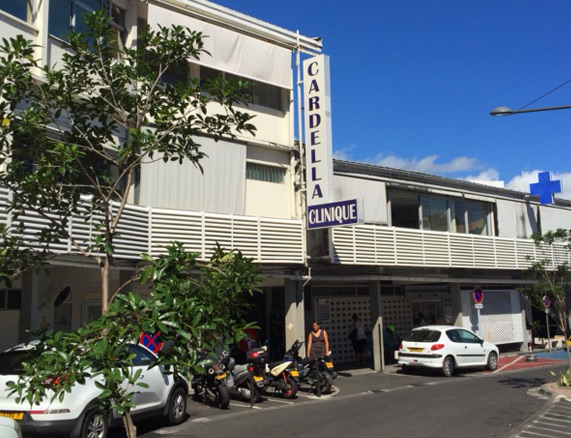 La façade de la clinique Cardella, rue Anne-Marie Javouhey à Papeete